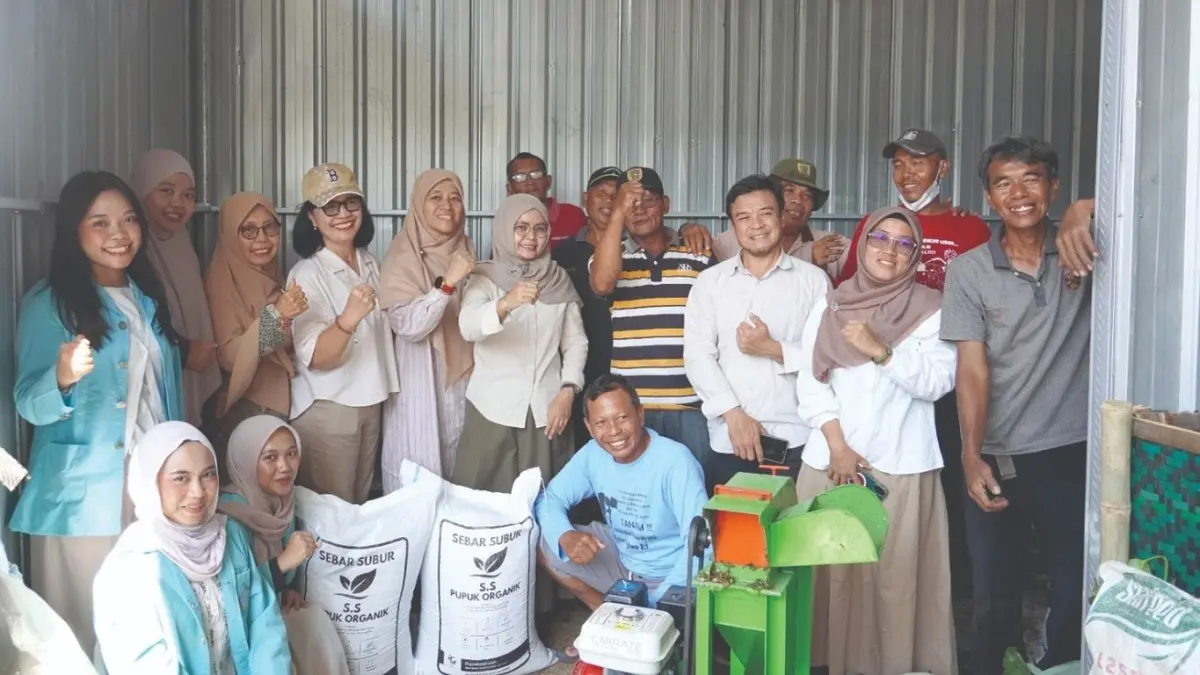 Kegiatan pelatihan pembuatan biochar dan pupuk organik bagi anggota Koperasi Tani Pangan Lestari Kabupaten Klaten.