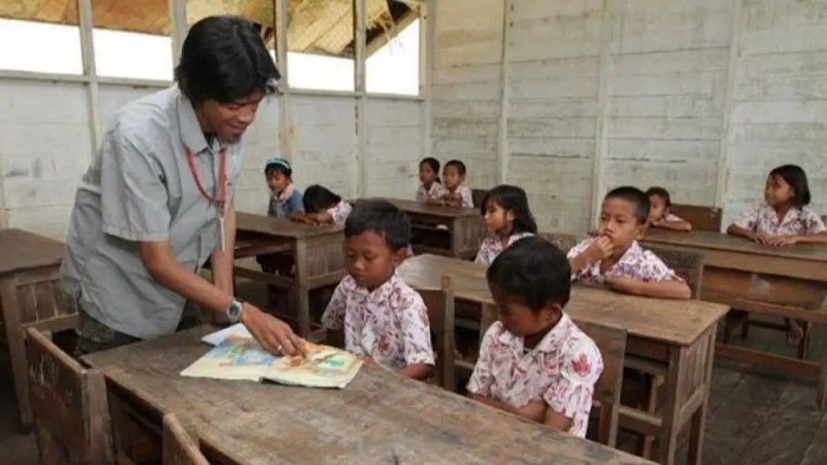 TPG THR 100 persen disebut sudah disalurkan pusat ke daerah. Kenapa masih ada guru belum menerima? Ini penjelasannya.(pinterest)