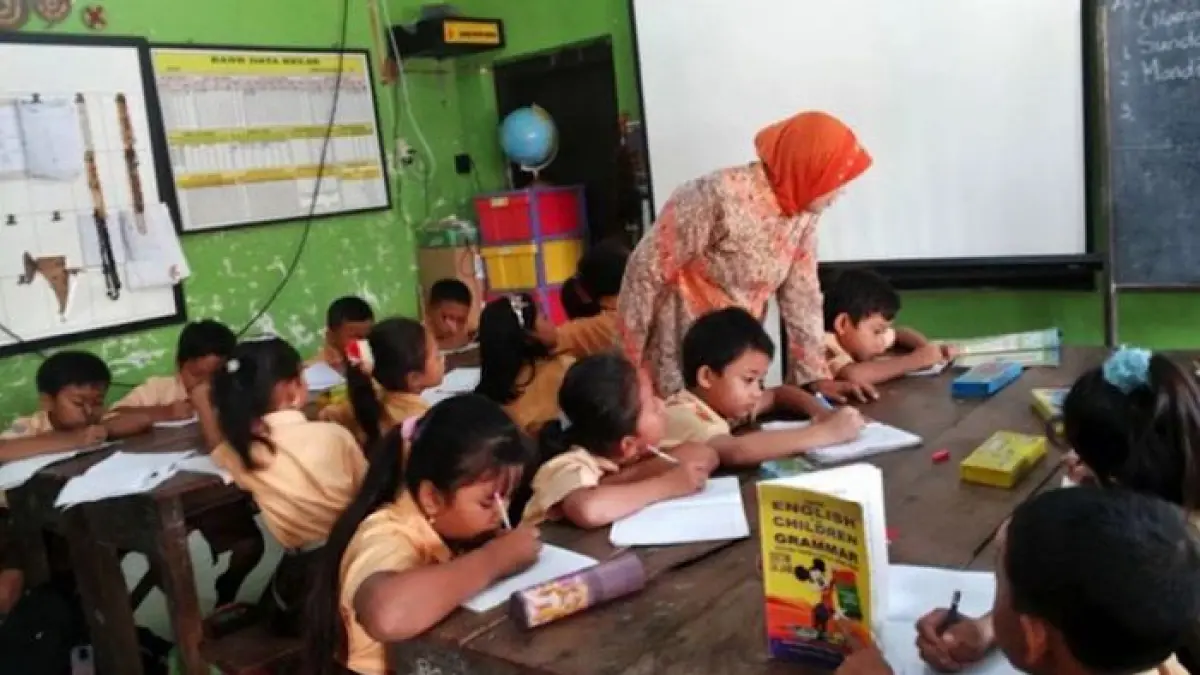 TPG THR 100 persen diusulkan ditransfer langsung ke guru. DPR ungkap masalah pemda, sementara TPG Juni 2026 masih ditunggu.(pinterest)