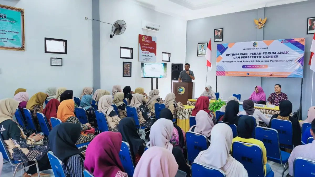 Pemerintah Kecamatan Kalidawir bakal terus blusukan untuk memberantas 
pernikahan dini dan angka putus sekolah.(CAMAT KALIDAWIR UNTUK RADAR TULUNGAGUNG)