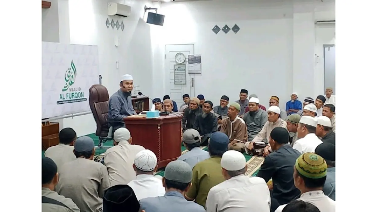 Gebrakan spiritual paling gacor! Menguak karomah brutal Romo Kiai Jalil Peta Tulungagung saat menguji sanad Thoriqoh Syadziliyah dan membaca batin santri.(pinterest)