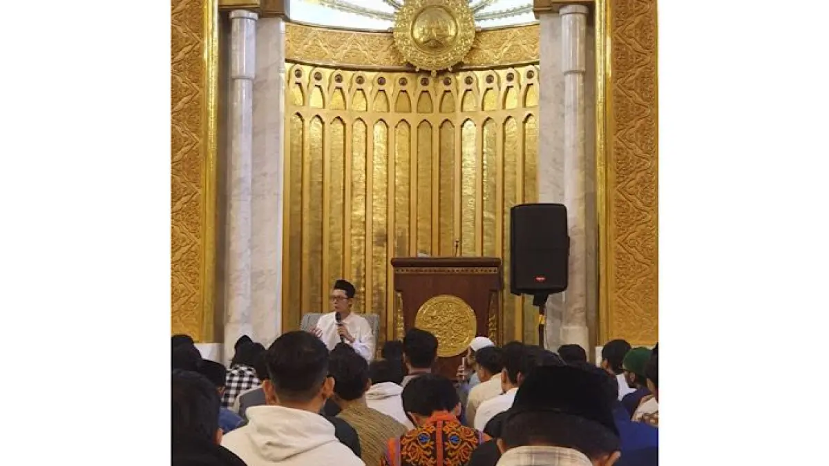 Kisah sakral sanad Thoriqoh Syadziliyah Peta Tulungagung. Ketatnya ujian sabar 7 minggu Romo Kiai Jalil hingga karomah kasyaf membaca batin jemaah.(pinterest)