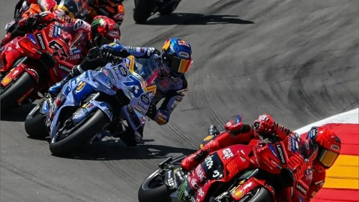 FP1 Moto3 Belanda 2026 dikuasai KTM, Veda Ega Pratama finis posisi 20 di Assen namun masih berpeluang bangkit.