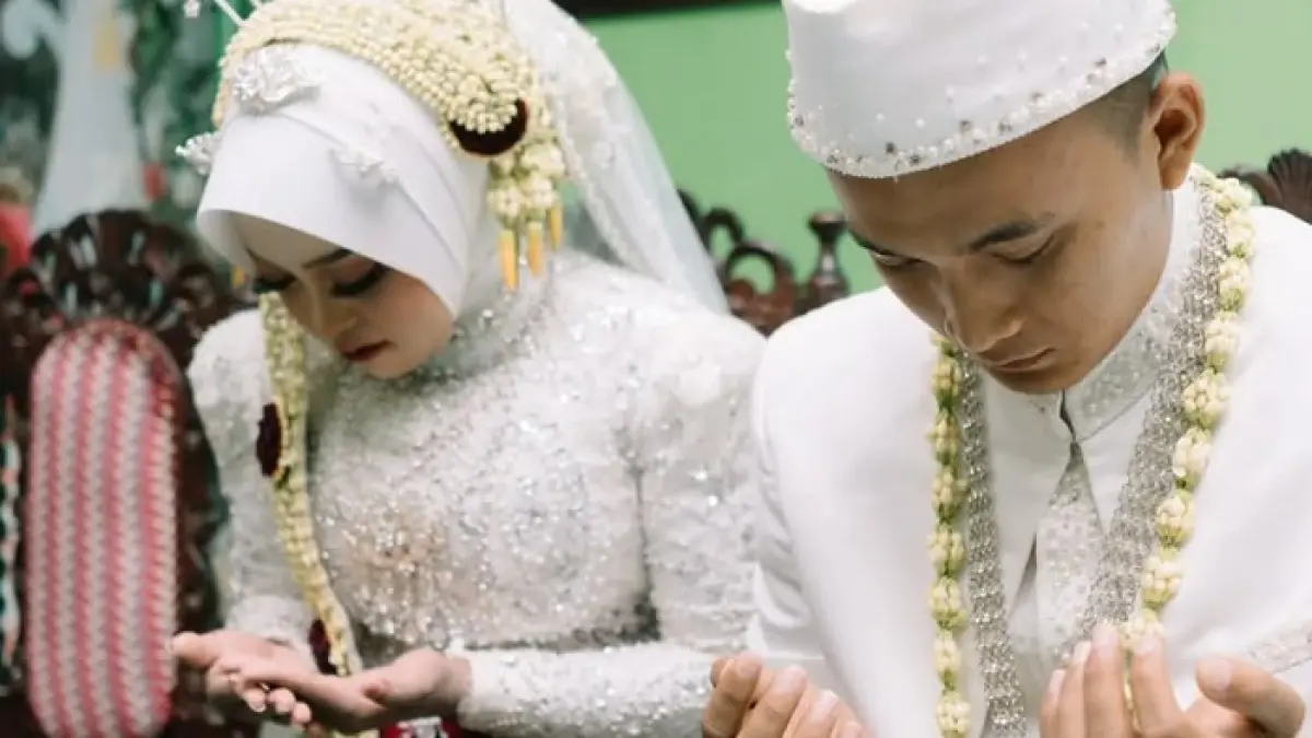 Hari baik hajatan Juli 2026 menurut Primbon Jawa dan Islam. Simak tanggal terbaik untuk pernikahan, sunatan, dan acara keluarga. (Pinterest) 
