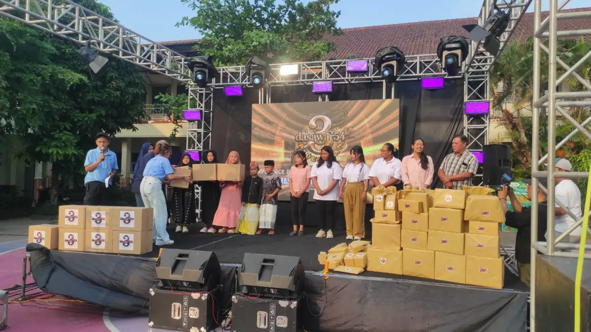 Perhelatan reuni akbar Alumni Angkatan 1996 dalam tajuk “3 Dasawarsa (Dasawar 54) Alumni 1996” yang digelar di Lapangan Basket SMUKED, Tulungagung, Sabtu (27/6/2026).
