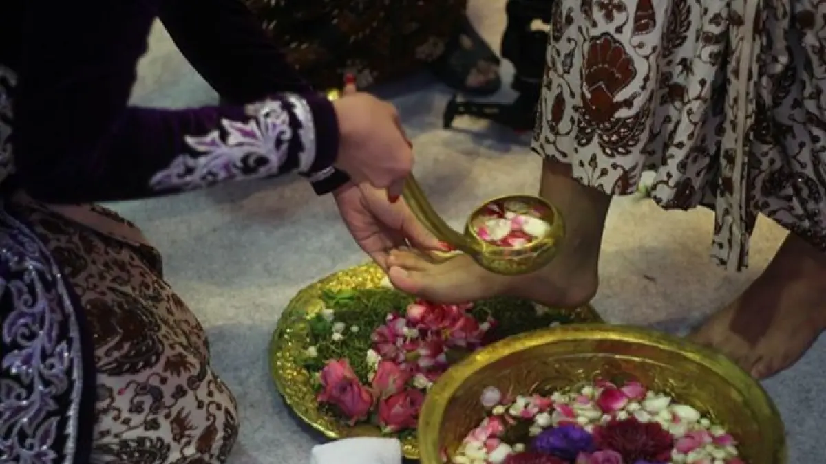 Wariga Bali menjelaskan cara menentukan hari baik pernikahan berdasarkan hari, penanggal, sasih, dan Dewasa Ayu. (Pinterest) 