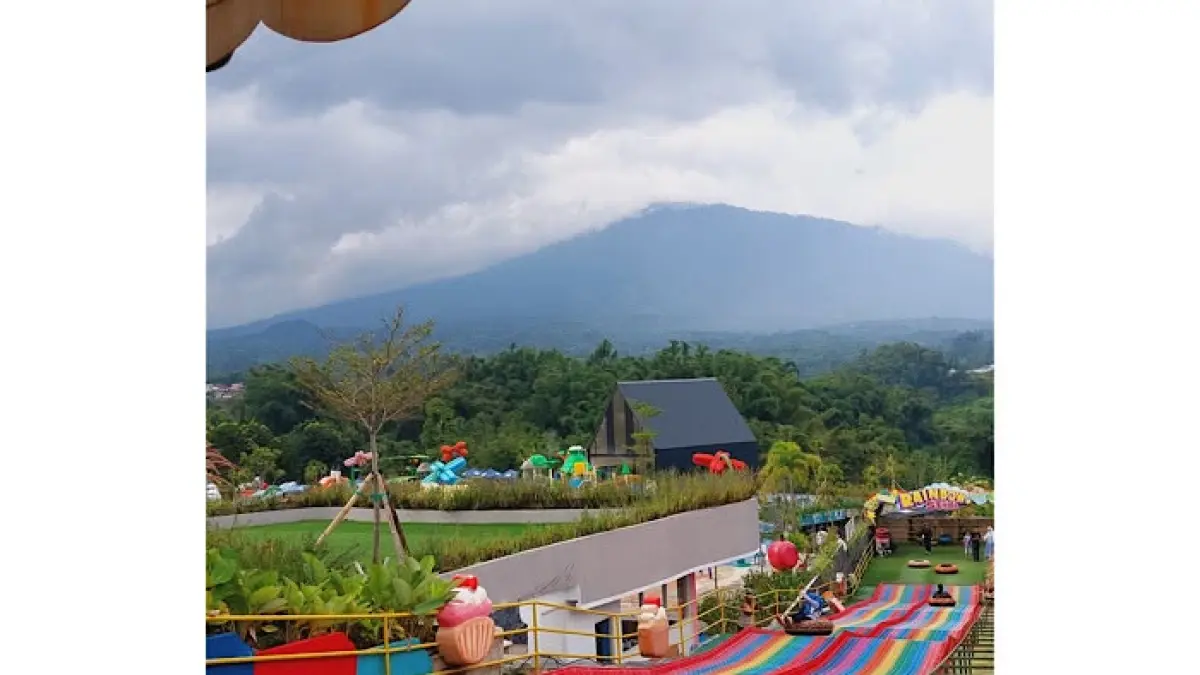 Wisata Kota Batu terbaru 2026 makin viral. Simak 11 destinasi favorit mulai Batu Ekonomis Park, Mikutopia hingga Paralayang.(pinterest)