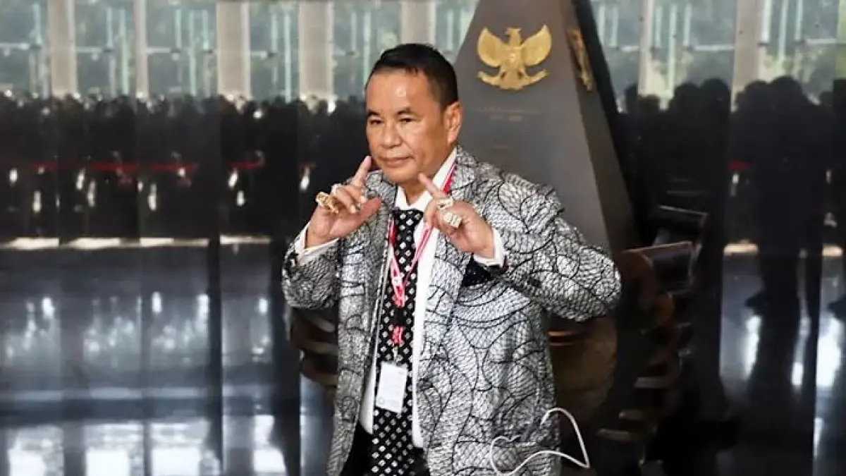 Hotman Paris menyindir Elida Netti dan Firdaus usai penahanan Razman Arif Nasution. Pernyataannya langsung ramai diperbincangkan publik.(pinterest)