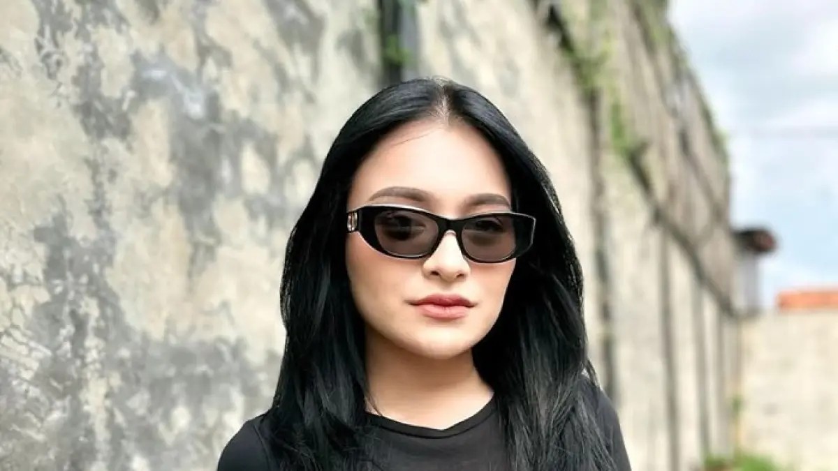 Jelang menikah dengan Arifat, Nathalie Holscher menitipkan pesan lewat Adzam kepada Sule. Reaksi sang komedian langsung jadi sorotan.(Gemini AI)