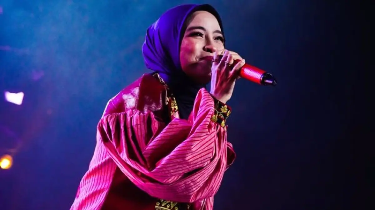 Tantri Kotak memberi semangat kepada Cahaya di Band Academy. Ia mengenang pertemuan pertama hingga memuji perkembangan bakat sang peserta.(Gemini AI)