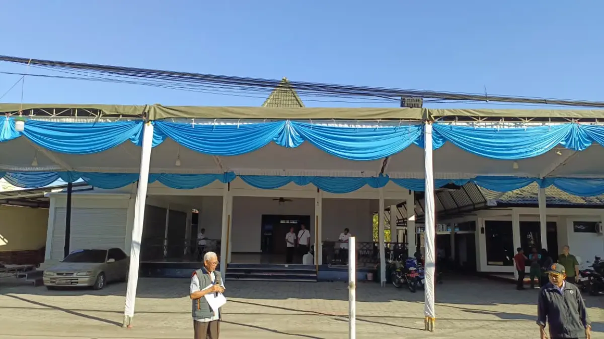 Penyidik Kejari Tulungagung dalami dokumen sitaan pengadaan tanah Dalem Kanjengan untuk telusuri dugaan penyimpangan sejak tahap awal.(RAHIIQ AL BACHRI/RADAR TULUNGAGUNG)