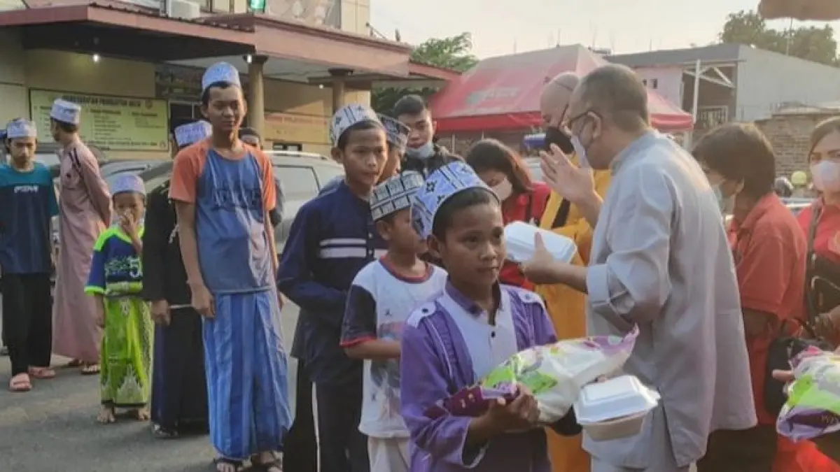 7 bansos cair Juli 2026 mulai disalurkan. Simak daftar PKH, BPNT, PIP, KIP Kuliah, bantuan beras hingga bansos daerah beserta nominalnya.(Gemini AI)