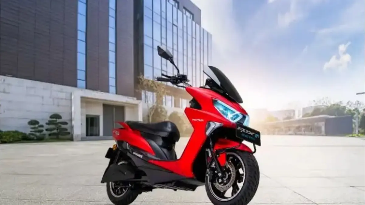 Modifikasi Polytron Fox 200 bergaya retro dengan aksesori custom sukses mencuri perhatian. Simak detail ubahan, fitur, dan konsep desainnya.