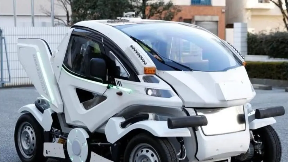 Smart Fortwo Generasi Kedua jadi city car kecil Mercedes-Benz yang irit, aman, dan cocok untuk parkir mudah di perkotaan modern.