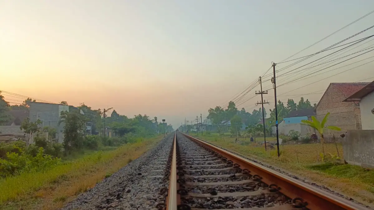 Fenomena bediding mulai terasa di Kabupaten Tulungagung saat musim kemarau dengan suhu malam hingga pagi yang semakin dingin.(RAHIIQ AL BACHRI/RADAR TULUNGAGUNG)