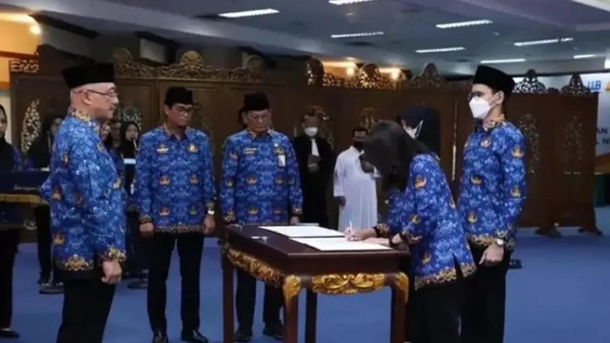Gaji pokok PNS Golongan 3A 2026 masih Rp2,78 juta hingga Rp5,18 juta. Simak rincian nominal dan penyebab kenaikan gaji ASN masih menunggu aturan teknis.(Gemini AI)
