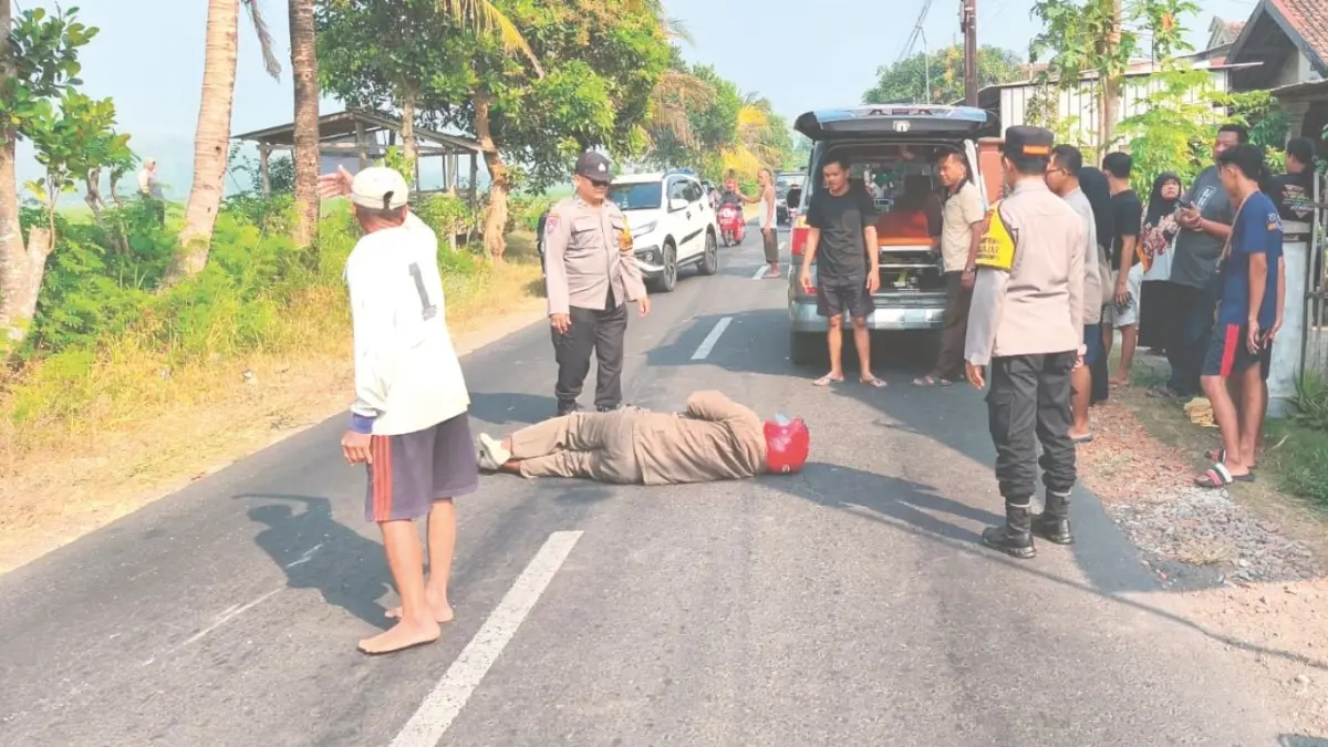 Kecelakaan lalu lintas di Jalan Raya Desa Junjung, tepatnya di depan SDN 1 Junjung, Kecamatan Sumbergempol, Minggu (5/7/2026) sekitar pukul 08.30 WIB.