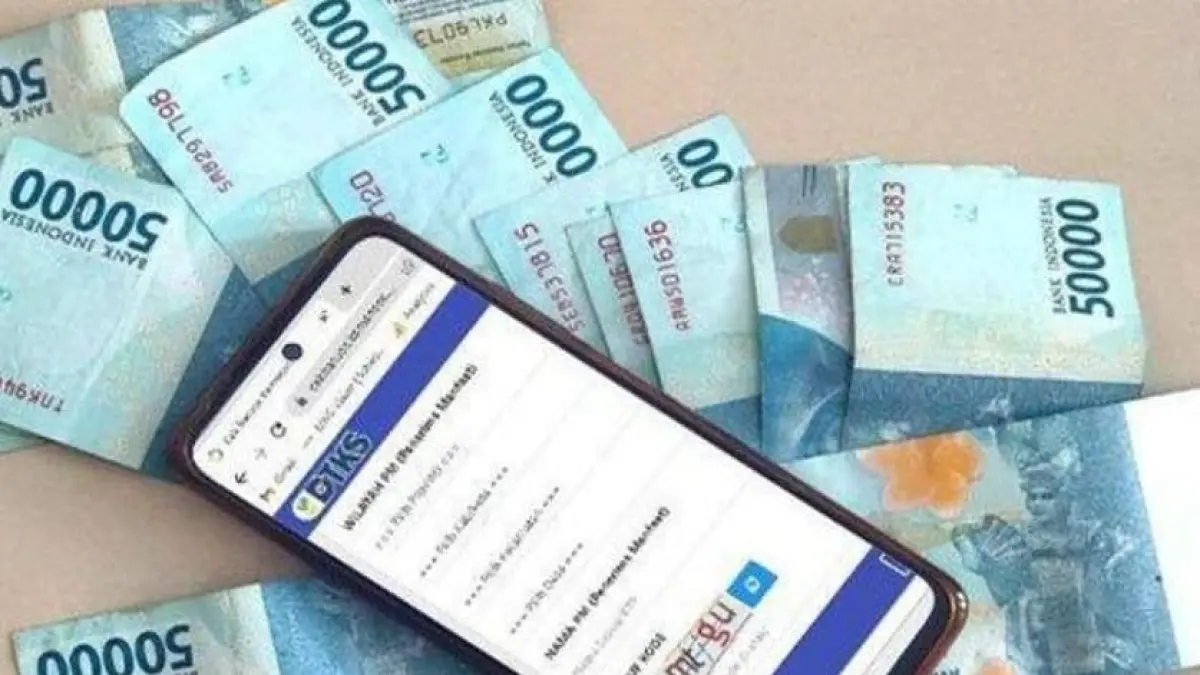 Cara cek penerima bansos pemerintah dengan KTP. Ketahui status bantuan PKH, BLT, BPNT, dan bansos lainnya secara mudah melalui layanan online.