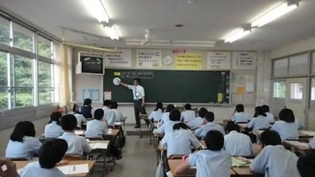 Hak guru ASN terbaru ditegaskan dalam UU ASN. PPPK kini setara dengan PNS dan memperoleh hak berupa penghasilan, tunjangan, jaminan sosial, hingga perlindungan hukum.(Gemini AI)
