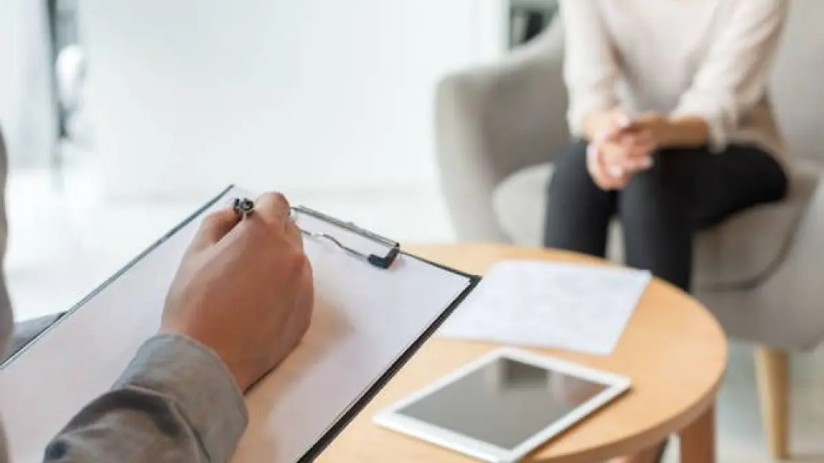 Layanan psikologi masyarakat Tulungagung semakin dibutuhkan untuk mendukung kesehatan mental warga melalui konseling, edukasi, dan pendampingan profesional.(Gemini AI)