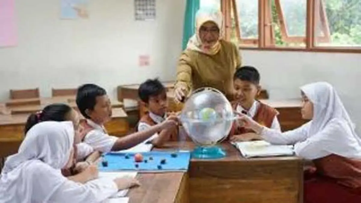 Aturan baru tunjangan profesi guru 2026 cair tiap bulan! Simak skema Kemendikdasmen, syarat Info GTK wajib valid, dan mekanisme pencairannya di sini.(Pinterest)
