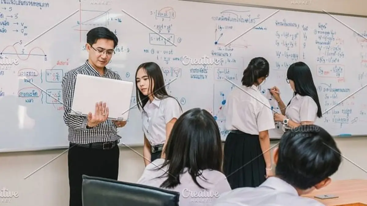 Guru non ASN dipastikan masih dapat mengajar hingga akhir 2026. Simak penjelasan Kemendikdasmen soal SE Nomor 7 Tahun 2026 dan peluang seleksi ASN.(Gemini AI)