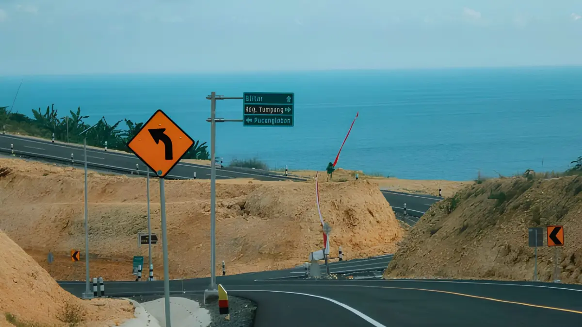 Jalur Lintas Selatan Tulungagung menghadirkan panorama pantai eksotis, akses wisata yang semakin mudah, dan menjadi destinasi favorit wisatawan. (Pinterest)