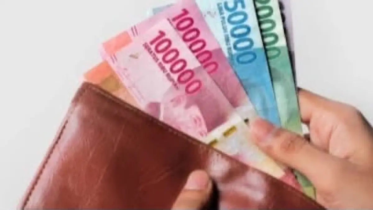 TPG THR 100 persen 2026 ramai disebut ditransfer langsung dari pusat. Simak fakta regulasi terbaru agar guru tidak salah memahami mekanisme pencairan.
