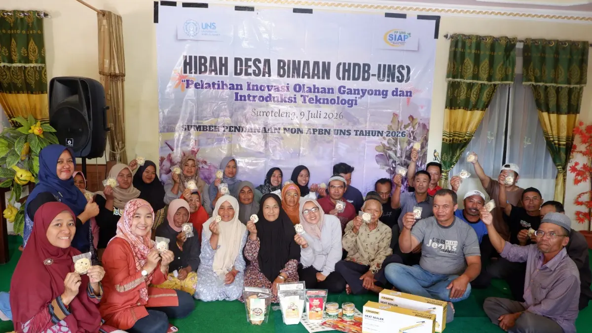 Foto bersama program Desa Binaan UNS di  Desa Suroteleng, Kecamatan Selo, Kabupaten Boyolali.(UNS UNTUK RADAR TULUNGAGUNG)