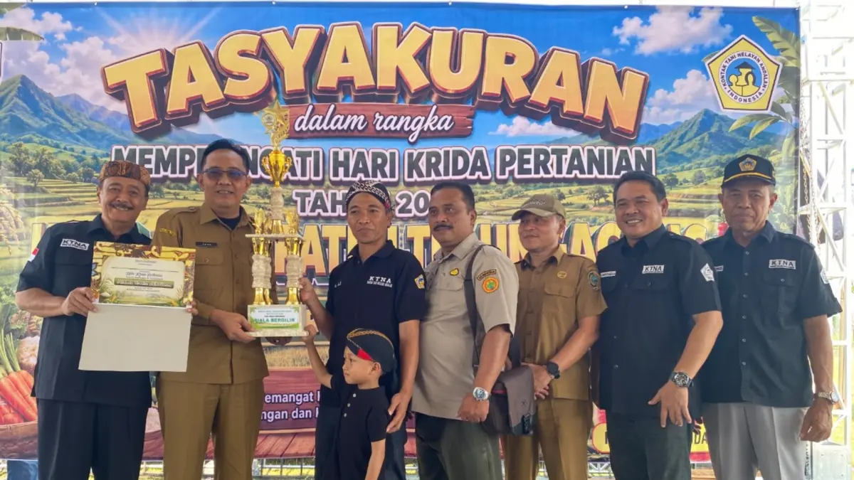 Kecamatan Tanggunggunung mendapat juara umum Kontes Pertanian Bupati Cup 2026 pada Tasyakuran Hari Krida Pertanian tahun ini. (DR PERDANA/RADAR TULUNGAGUNG)