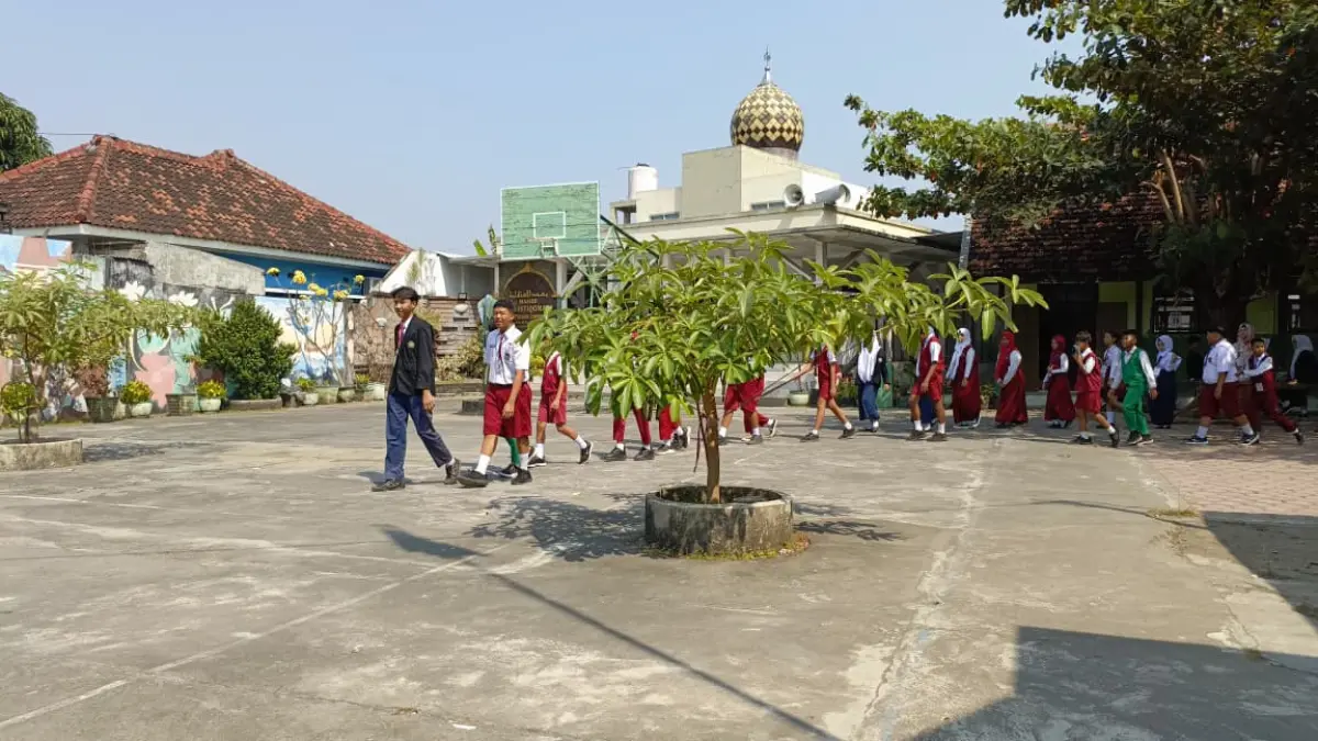 Pelaksanaan SPMB 2026 menyisakan tantangan bagi sejumlah SMP negeri di Kecamatan Ngunut, Tulungagung.(RAHIIQ AL BACHRI/RADAR TULUNGAGUNG)