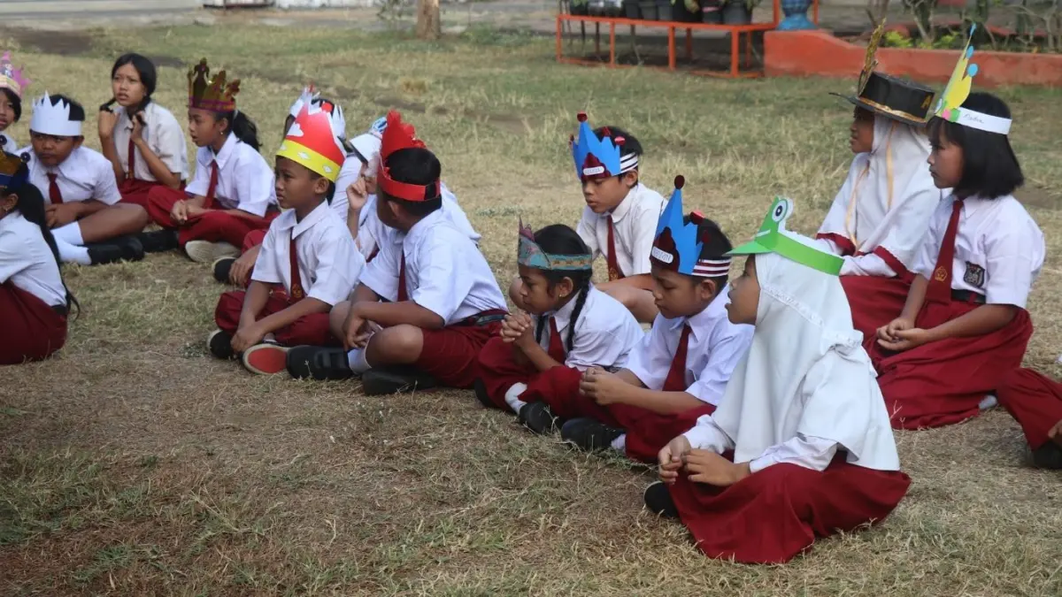 Kegiatan MPLS di SDN 2 Sembon. Kini ada tiga SD negeri di Tulungagung yang tidak mendapat satu murid pun pada tahun ajaran 2026/2027.(SANDY YUWANA/RADAR TULUNGAGUNG)