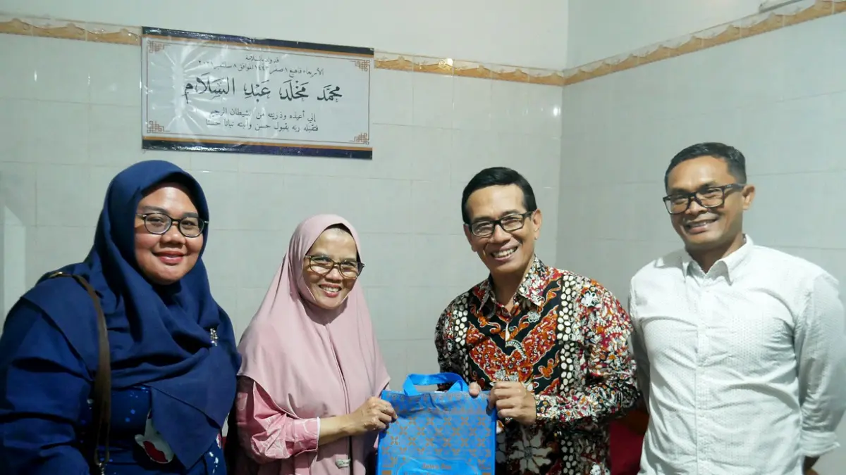 Nyai Muklina Sohib berharap Radar Tulungagung menjalin kerja sama dengan pesantren untuk menghidupkan budaya membaca dan menulis santri.(JEJE/RADAR TULUNGAGUNG)