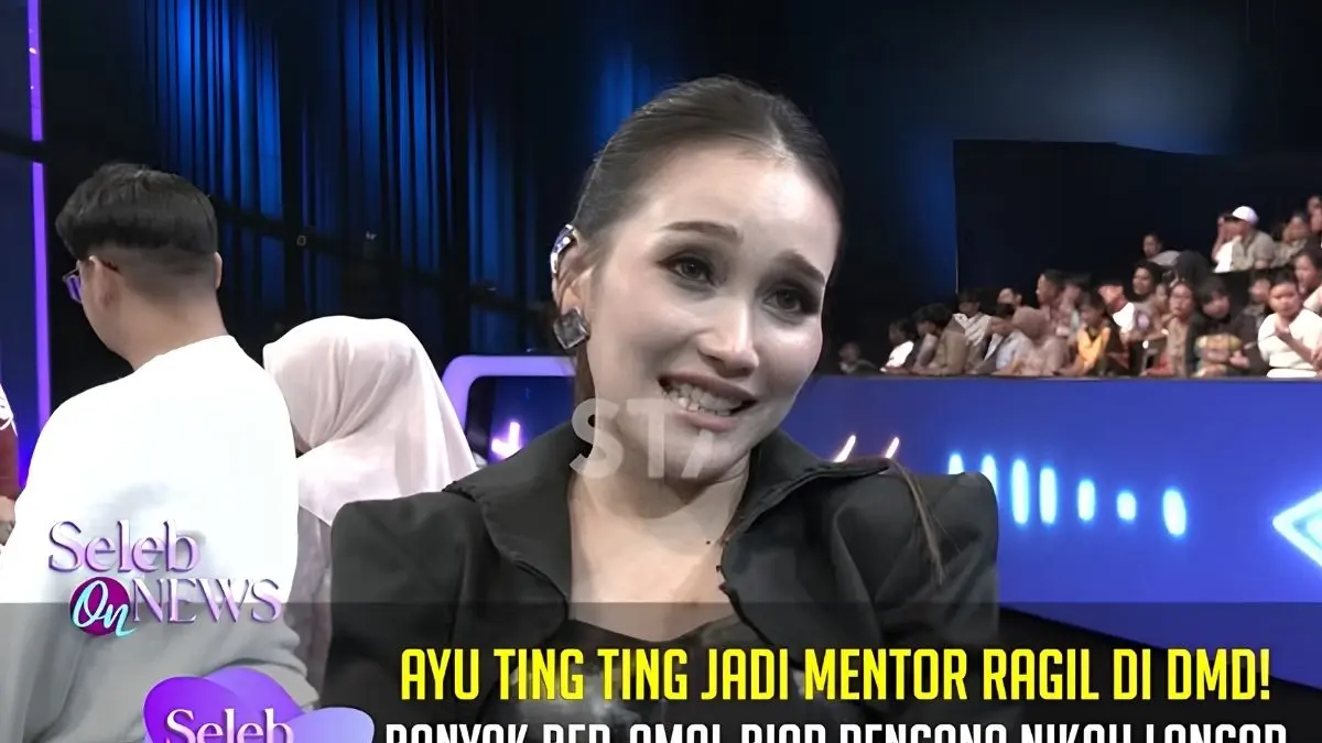 Ayu Ting Ting tampil di DMD Panggung Rezeki. Ragil membawa pulang Rp1,5 juta, sementara kedekatan Ayu dengan Kevin Gusnadi kembali menjadi sorotan.(Yt STARPRO Indonesia)
