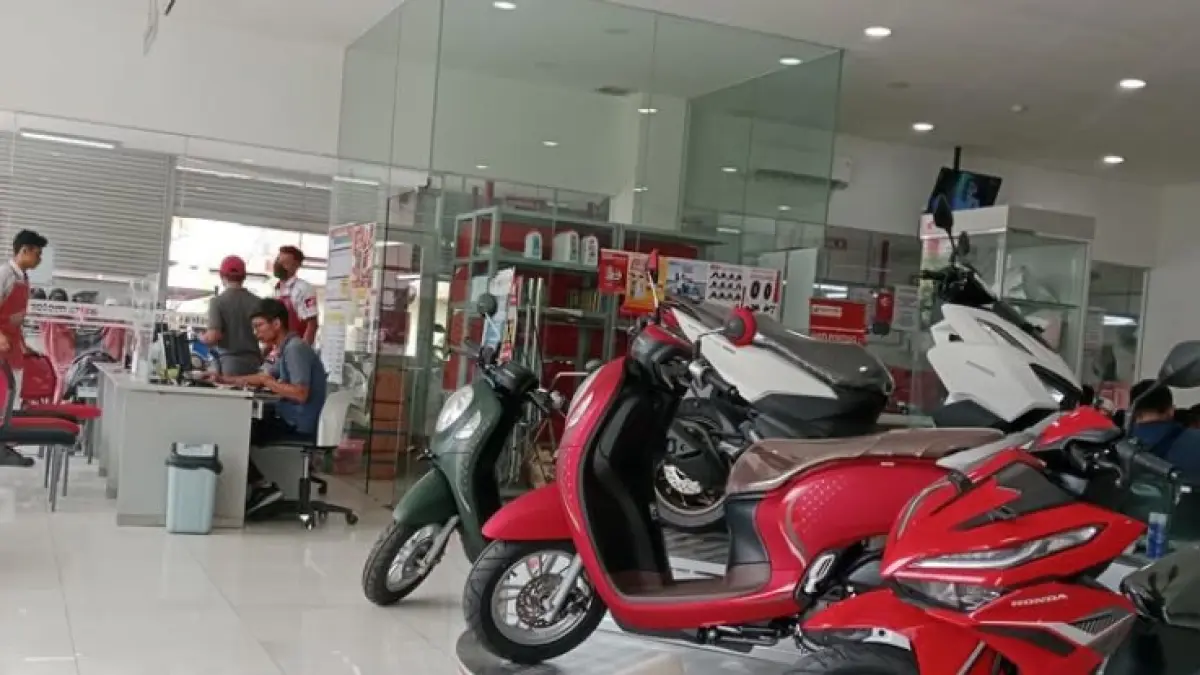 Honda Vario EVO 160 2026 resmi meluncur di Jawa Tengah seharga Rp30 jutaan. Intip perbandingan desain, fitur, dan spesifikasinya dengan Vario 125 CBS ISS! (Pinterest)