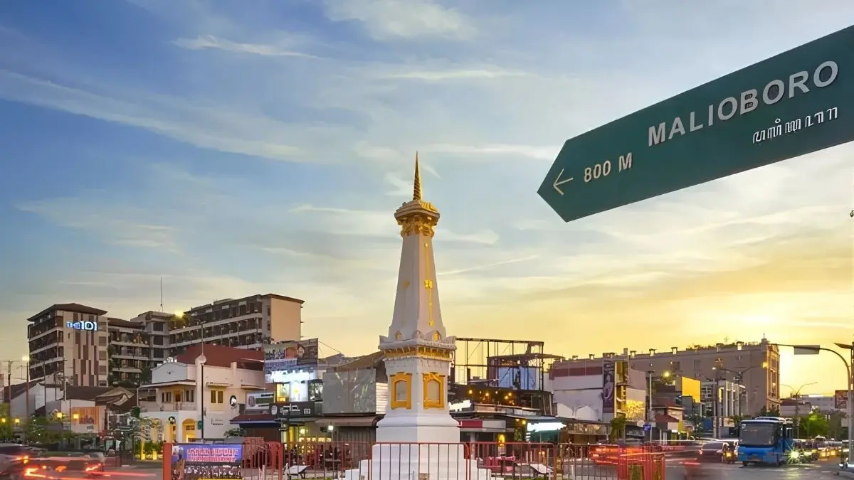 Sejarah Yogyakarta bermula dari Perjanjian Giyanti 1755, berkembang menjadi Daerah Istimewa, Kota Pelajar, dan pusat budaya Indonesia. (Pinterest)