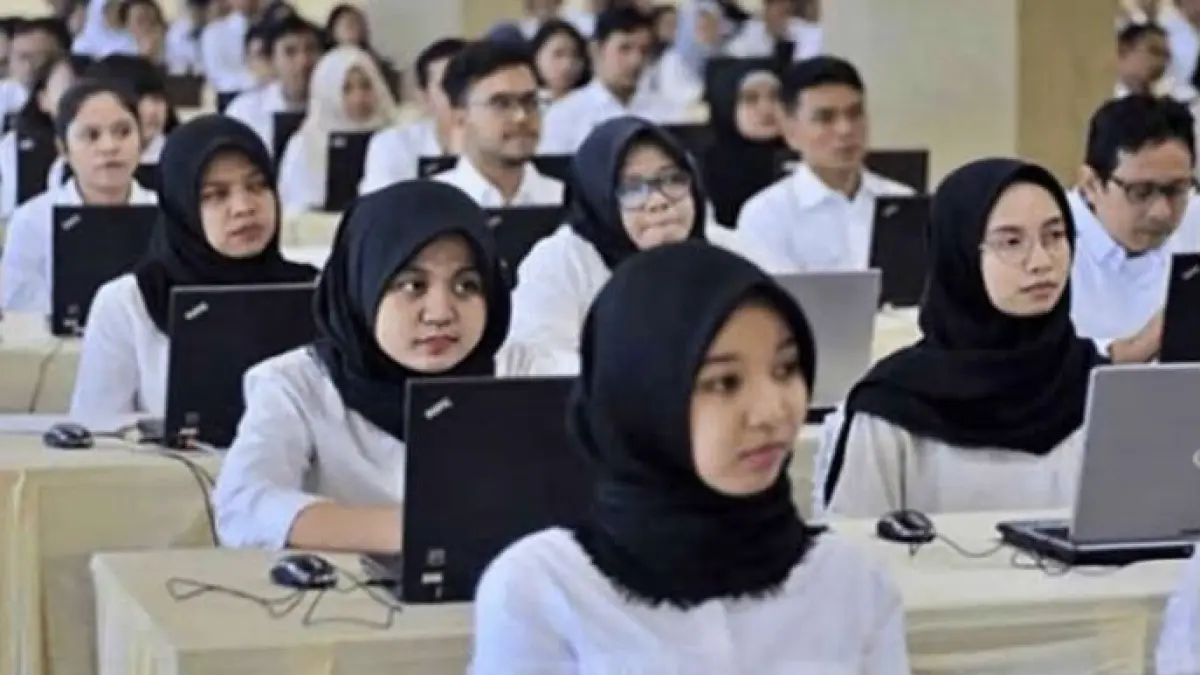 Formasi guru di seleksi CASN dibuka besar-besaran! Pahami perbedaan CPNS dan P3K dari proses tes, gaji, hingga karir agar tidak salah pilih jalur ASN Anda. (Pinterest)