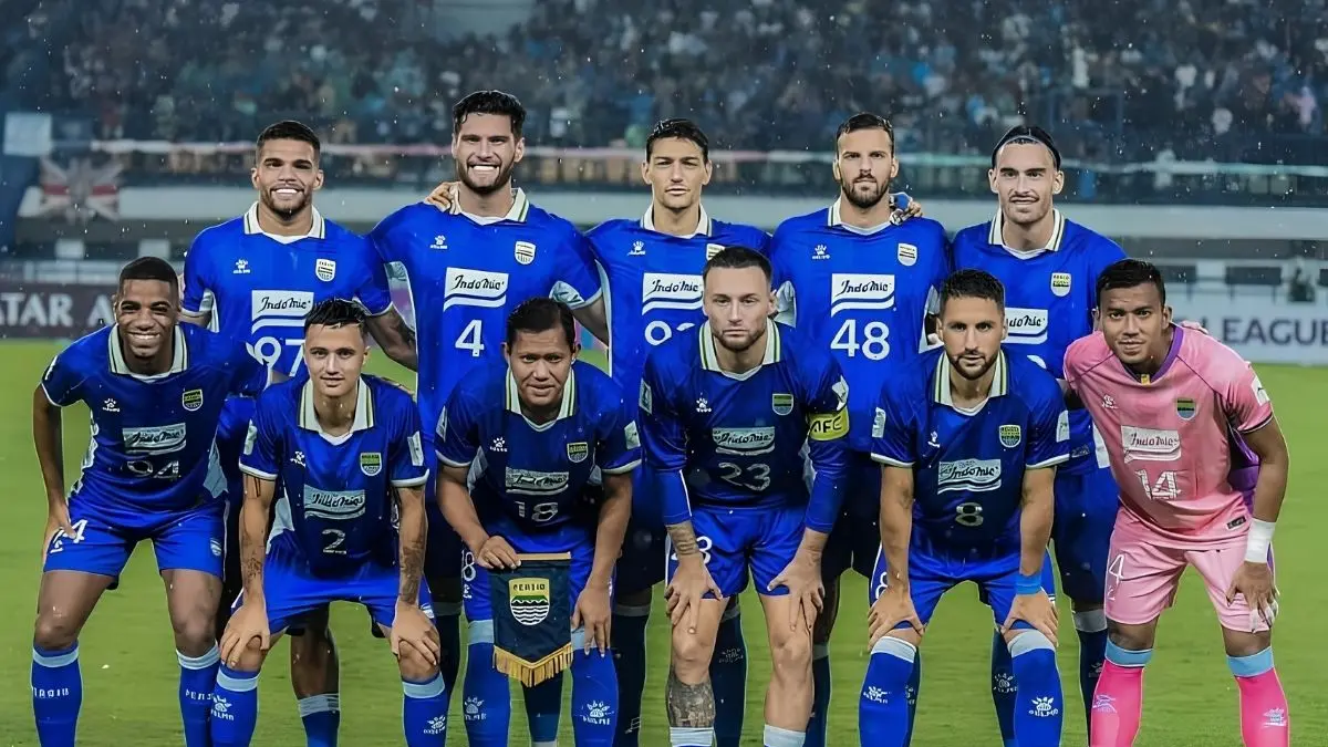 Transfer Persib Bandung terus bergerak. Enam pemain baru resmi bergabung, Mariano Peralta dikabarkan mencapai kesepakatan, dan Ivan Susak masih dinegosiasikan. (Pinterest)