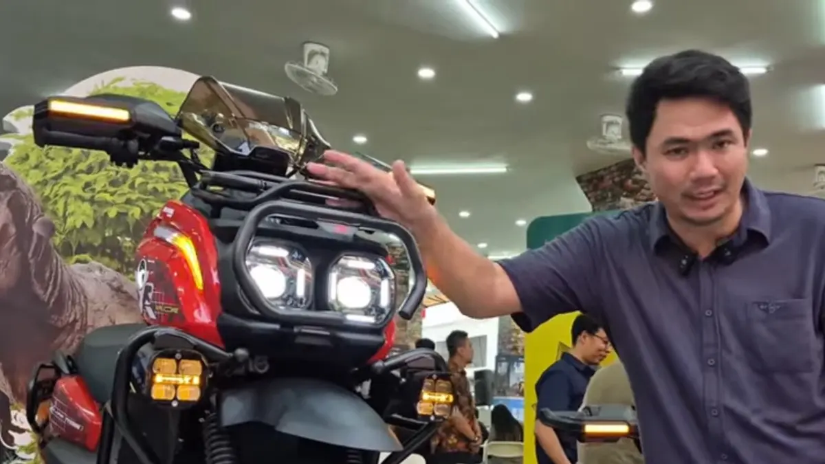 Tirano X dipamerkan di Jakarta Fair 2026 dengan desain adventure, fog lamp, baterai lebih besar, dan peluncuran resmi pada 20 Juni.
