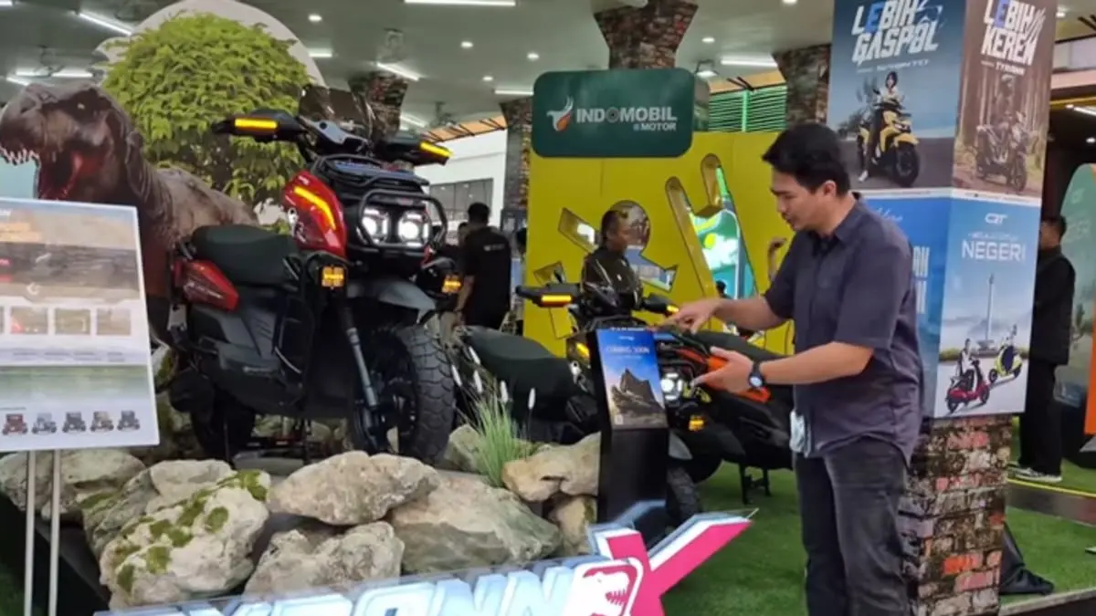 Tirano X tampil perdana di Jakarta Fair 2026 dengan desain adventure, fog lamp, baterai lebih besar, dan peluncuran resmi pada 20 Juni.