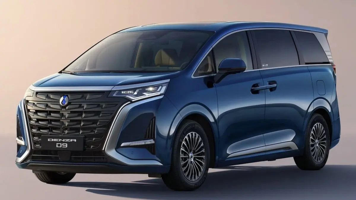 Denza D9 hadir dengan harga Rp950 juta dan fitur mewah, menjadi penantang serius Toyota Alphard Hybrid di segmen MPV premium.