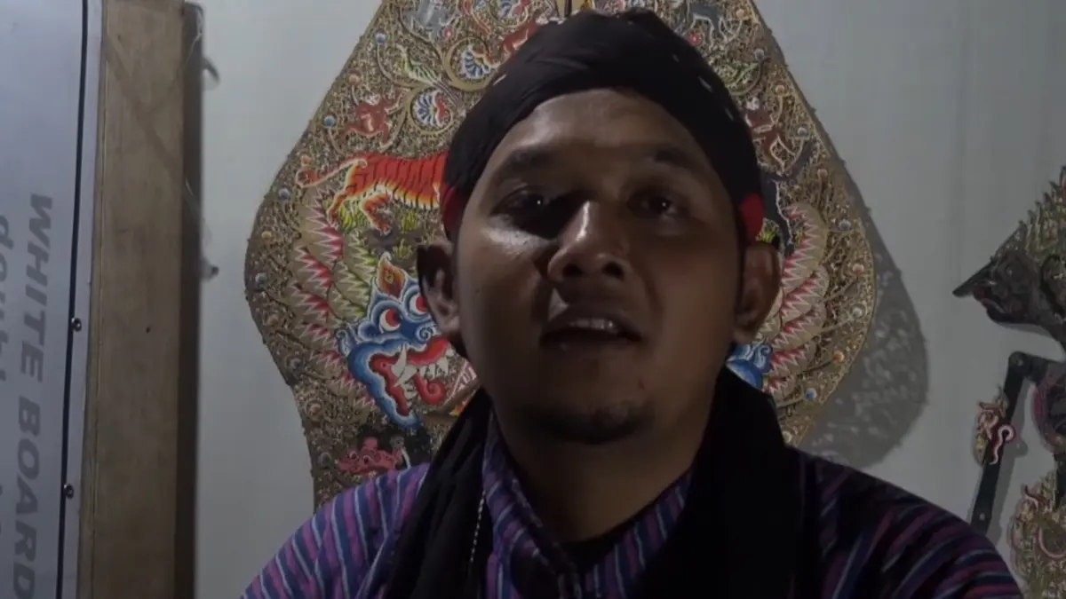 Filosofi Jawa menjelaskan makna nafsu, Indraloka, dan Ariloka serta mengingatkan masyarakat agar tidak mudah mengikuti sesuatu tanpa pemahaman.

