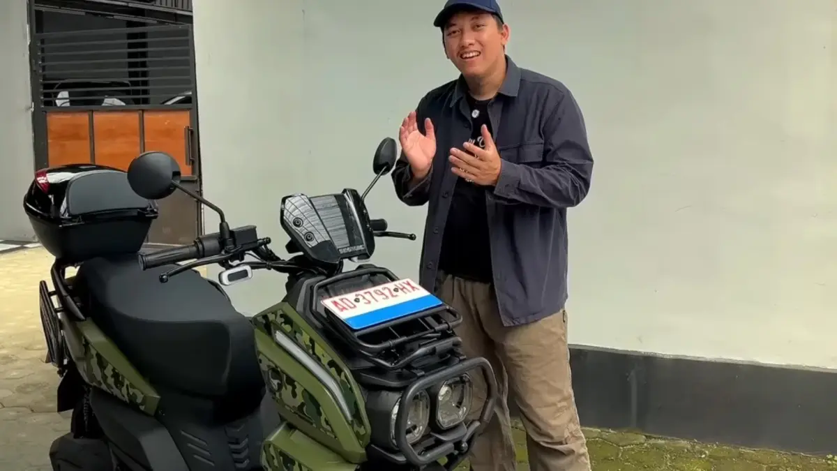 Review Indomobil E-Motor Tirano dengan desain adventure, Android Auto wireless, dan jarak tempuh hingga 110 km.
