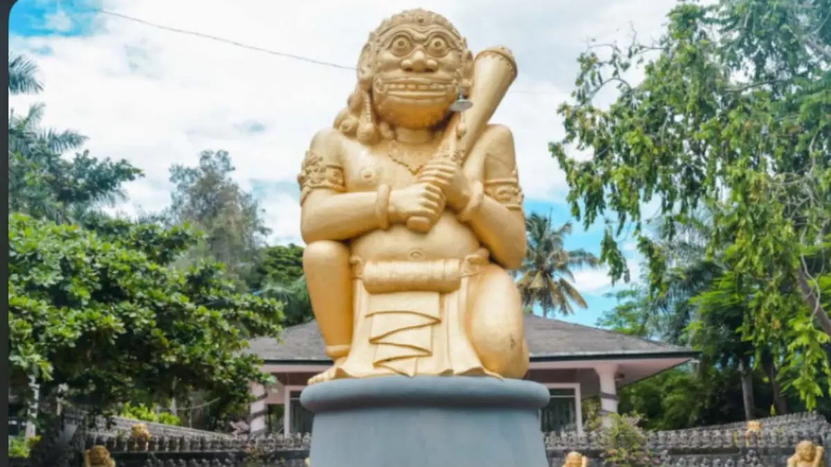 Sejarah kejatuhan pabrik rokok Reco Pentung Tulungagung milik Sumiran Karsodiwiryo diungkap. Simak fakta manajemen dan bantahan mitos Nyi Roro Kidul.