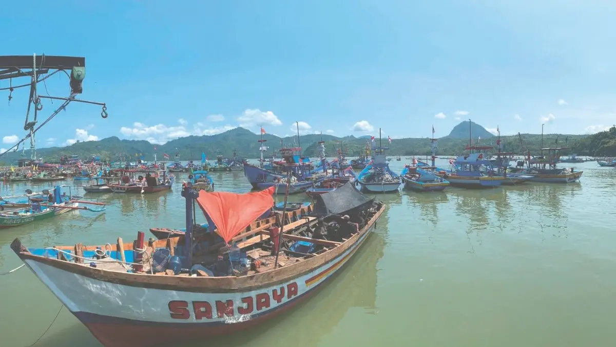Aktivitas nelayan di pesisir selatan Kota Marmer terus masuk radar BNNK Tulungagung karena terhitung menjadi area rawan peredaran narkoba.(DR PERDANA/RDAR TULUNGAGUNG)