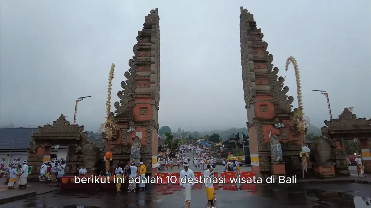 Destinasi wisata Bali menawarkan pengalaman lengkap mulai Pantai Kuta, Tanah Lot, Nusa Penida hingga Garuda Wisnu Kencana.
