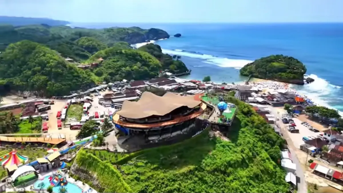 Tempat wisata Jogja 2025 menawarkan 16 destinasi hits mulai dari Gunung Kidul, Malioboro, hingga wisata alam dan kuliner.