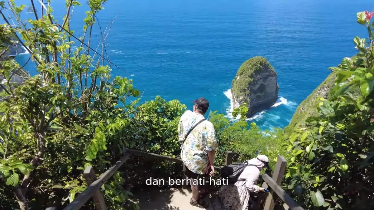 Wisata Bali menawarkan beragam destinasi menarik mulai Pantai Kuta, Tanah Lot, Desa Penglipuran hingga GWK yang mendunia.