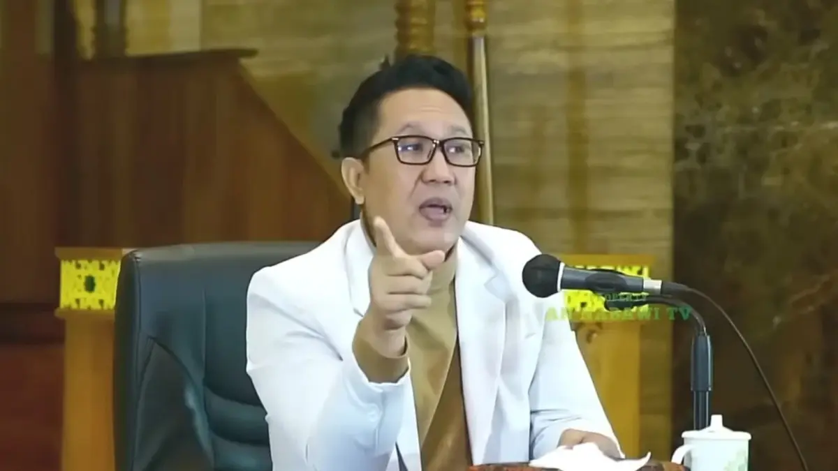 Penyakit kronis sulit disembuhkan dipengaruhi gaya hidup, radikal bebas, dan keterlambatan diagnosis. Simak penjelasannya.