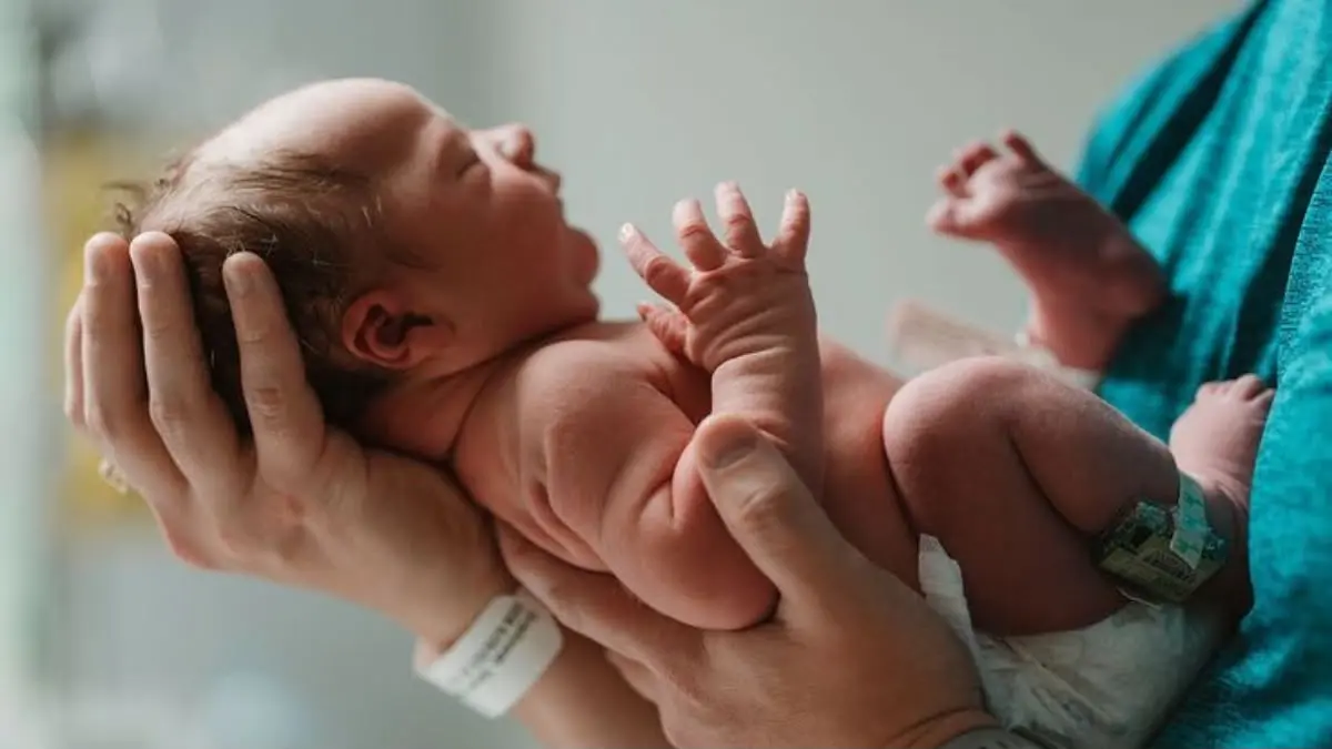 Simak cara ganti nama bayi nyonya di BPJS Kesehatan online via WhatsApp Pandawa. Lengkap dengan syarat dokumen KK, batas waktu link, dan alurnya. (Pinterest)